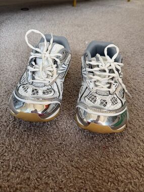 Orbit Sneaker 
Botegga Veneta